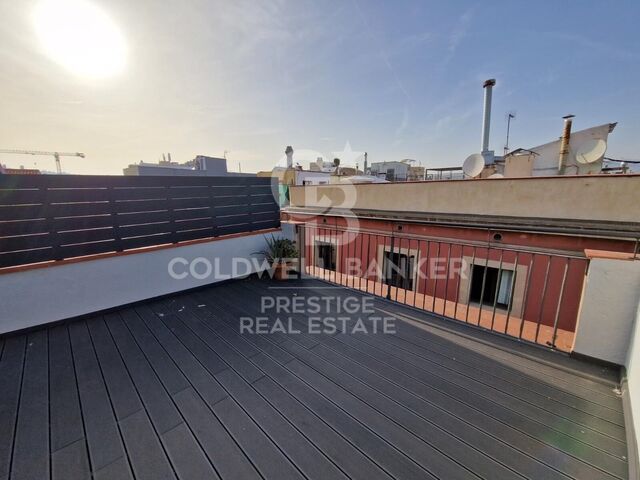 Ático de lujo con terraza privada en el corazón del Barrio Gótico.