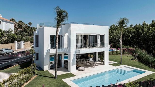 Espectacular villa a estrenar en Estepona