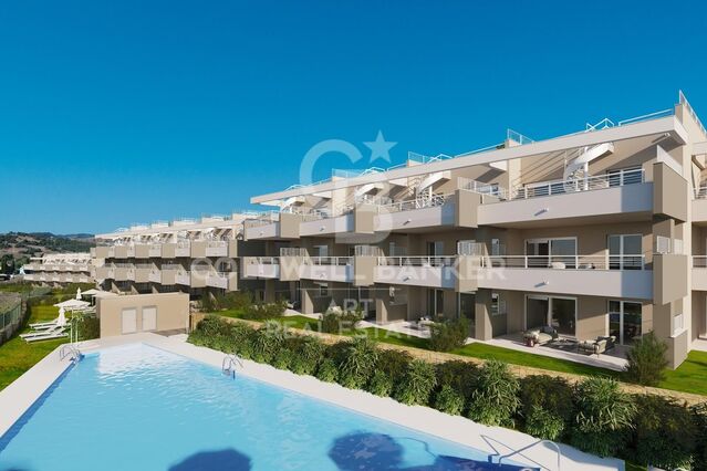 Luxury apartments next to the golf course in Estepona