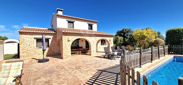 En alquiler finca rústica de en ensueño en Benissa, Costa Blanca