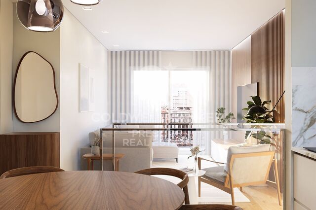 Brand New Duplex on Avenida Gran Via, Steps from Hospital Clínic