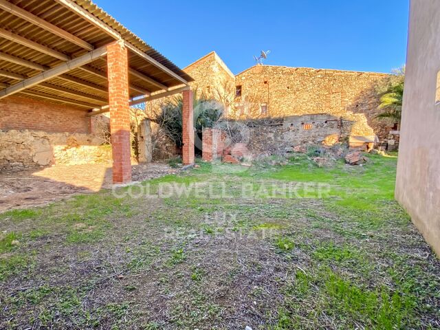 Landhaus zum Renovieren in Alt Empordà