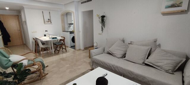 Unique opportunity in Jávea! Modern flat near the old town and port