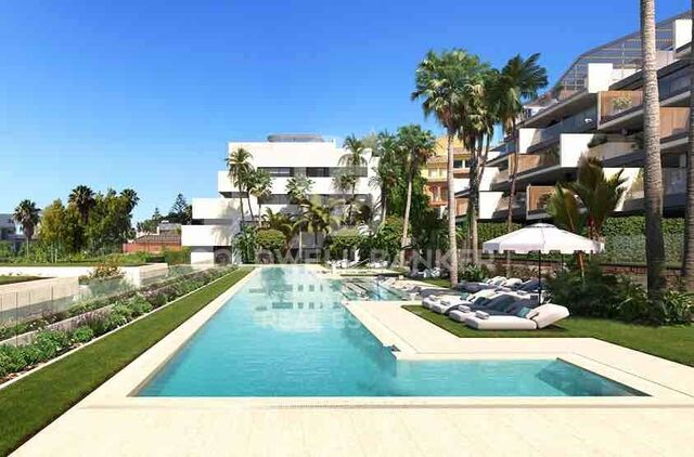 Spectacular apartments with sea views in Estepona