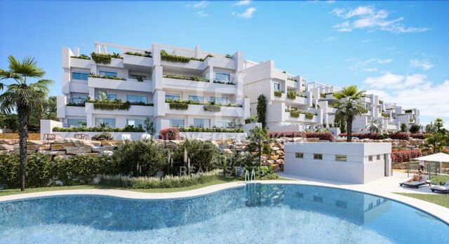 Luxury apartments in Estepona Golf