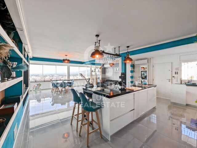 Modern flat with sea views and 2 parking spaces in Roses