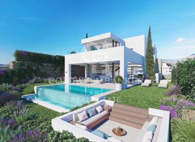 Luxurious villas in Estepona Golf