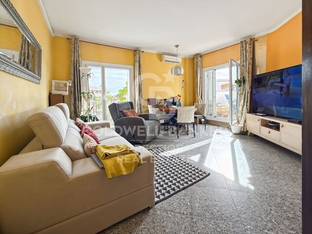 Corner penthouse in Eixample Esquerra