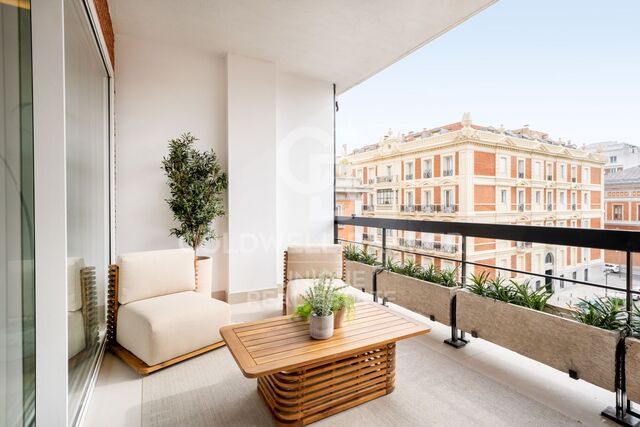 Exclusive brand-new apartment in Jerónimos, Madrid