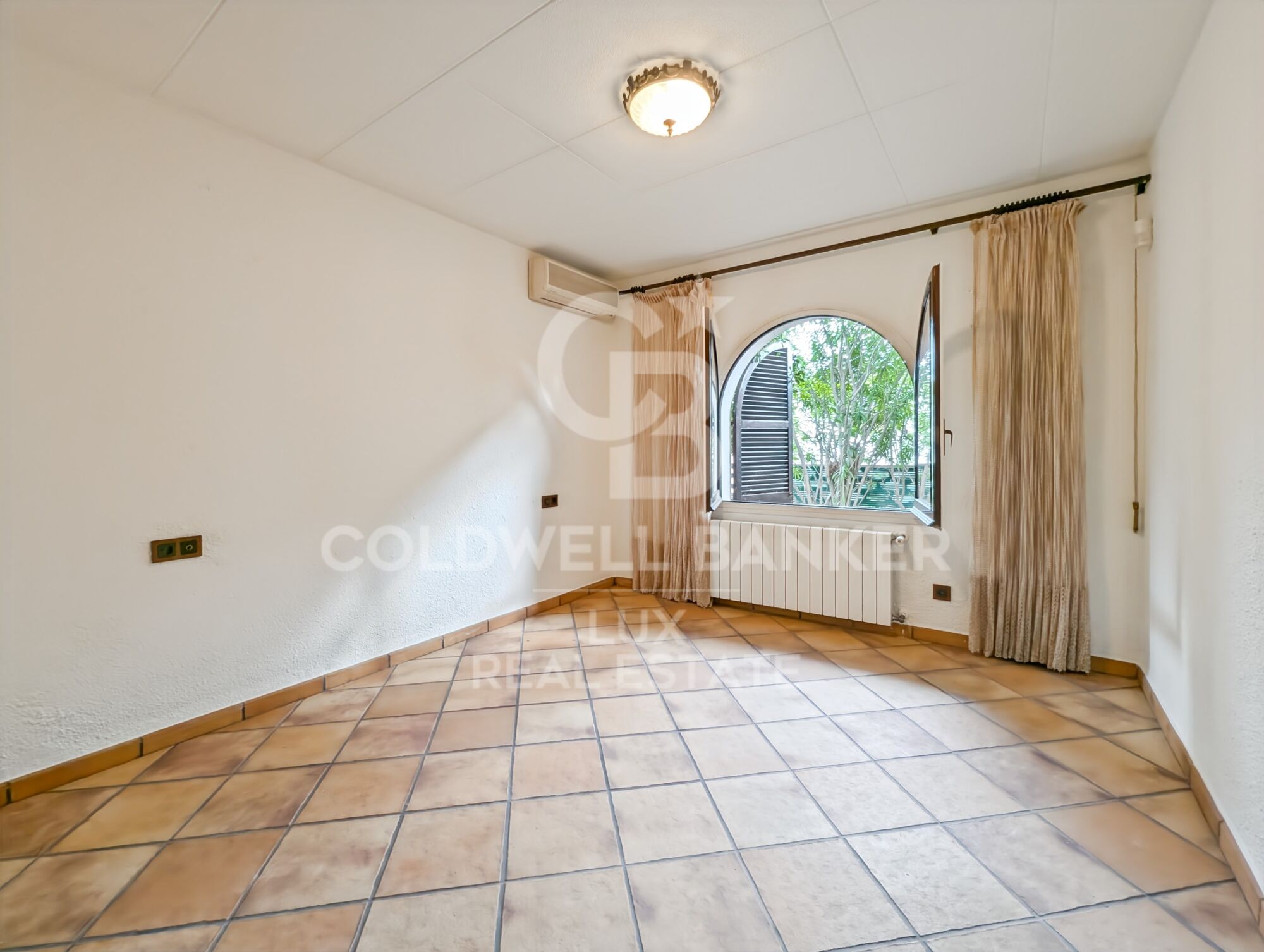 Villa con 30 m de amarre en canal ancho, Empuriabrava