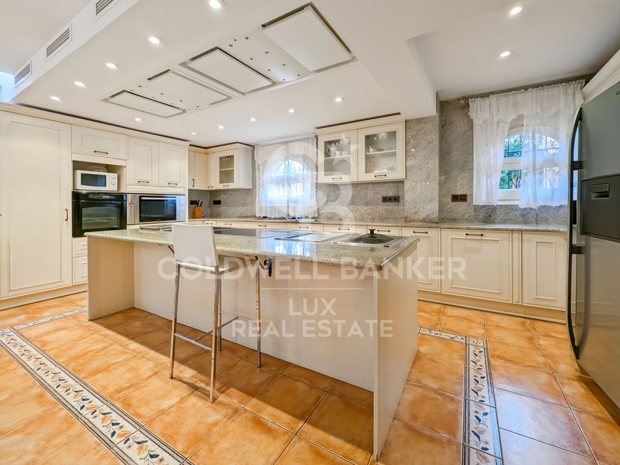 Villa con 30 m de amarre en canal ancho, Empuriabrava