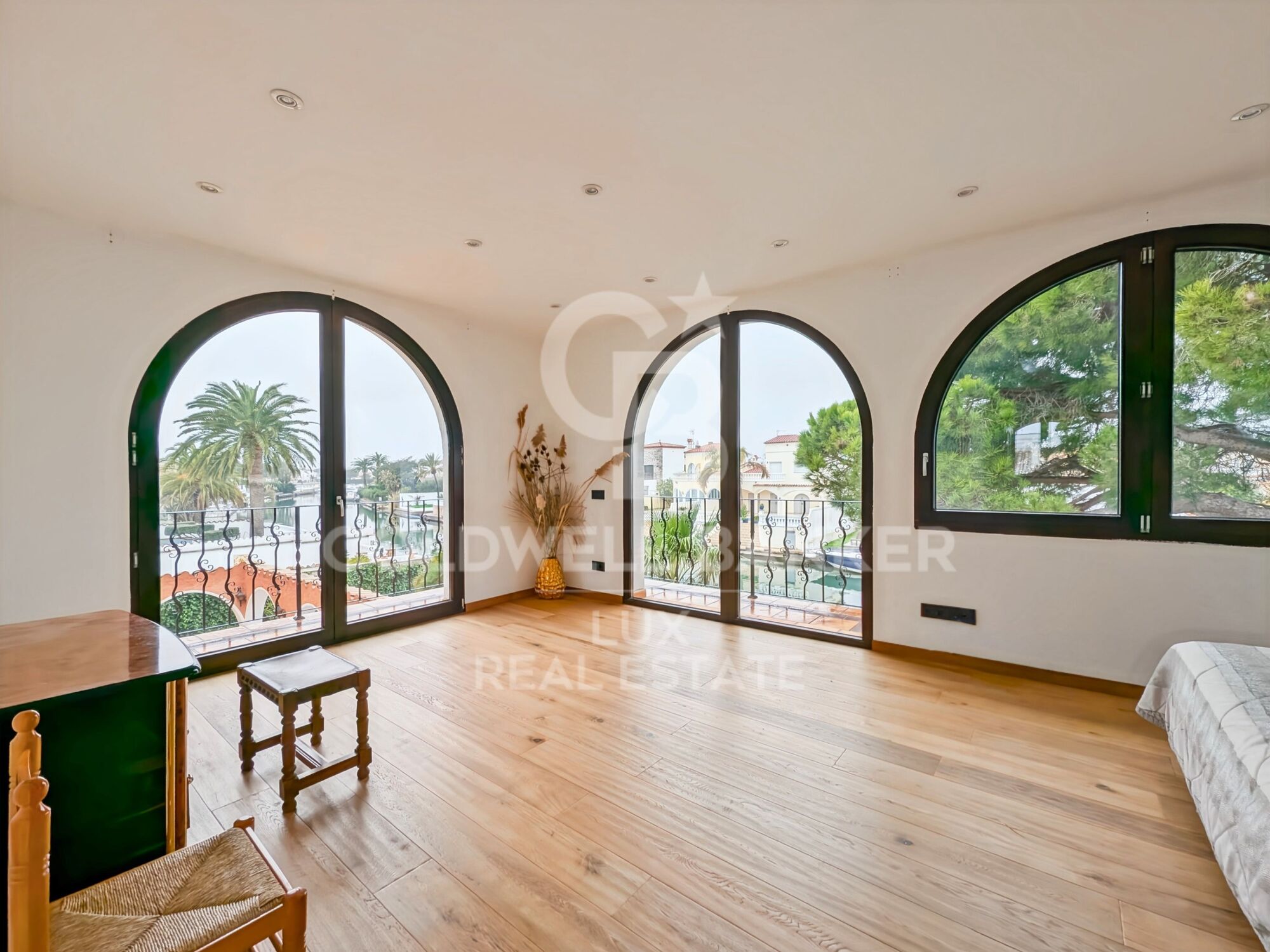 Villa con 30 m de amarre en canal ancho, Empuriabrava