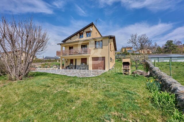 Amplia casa independiente con jardín en Osséja