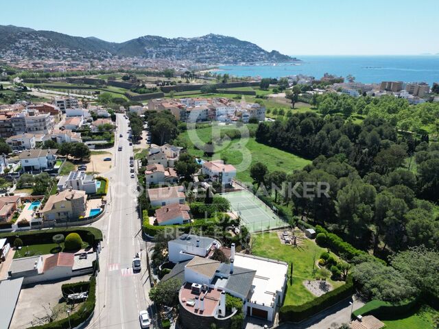 Conjunto inmobiliario en Roses - Costa Brava, con múltiples posibilidades