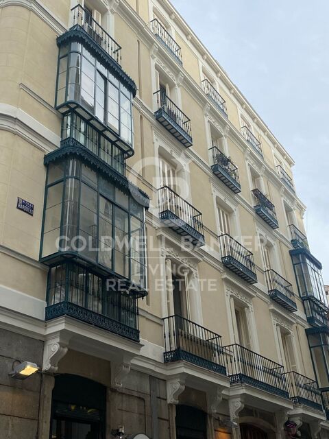 Two-flat House 4 Bedrooms Sale Madrid