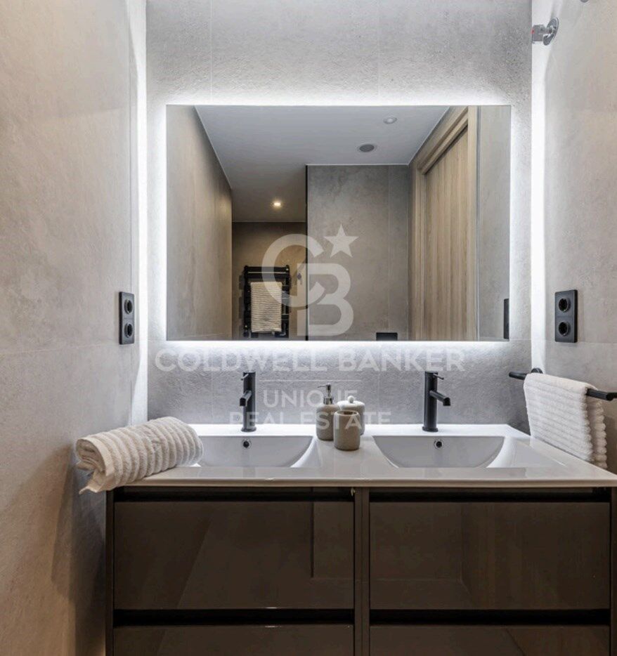 Renovated exterior flat in Chamberí, Madrid