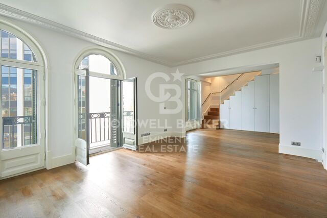 Dream Penthouse in the Heart of the Quadrat d'Or: History and Luxury