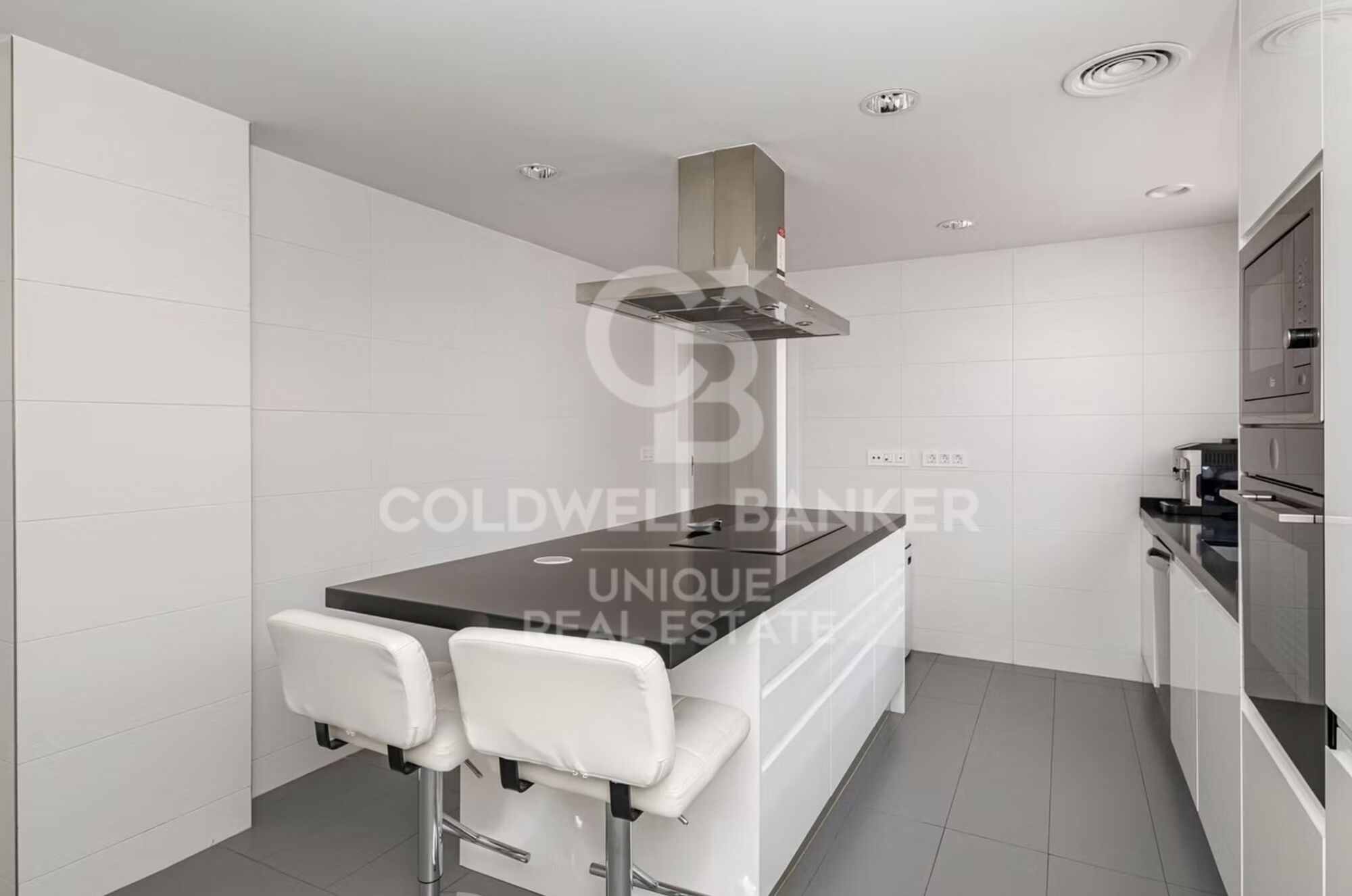 Penthouse in Plaza de Olavide with 4 bedrooms