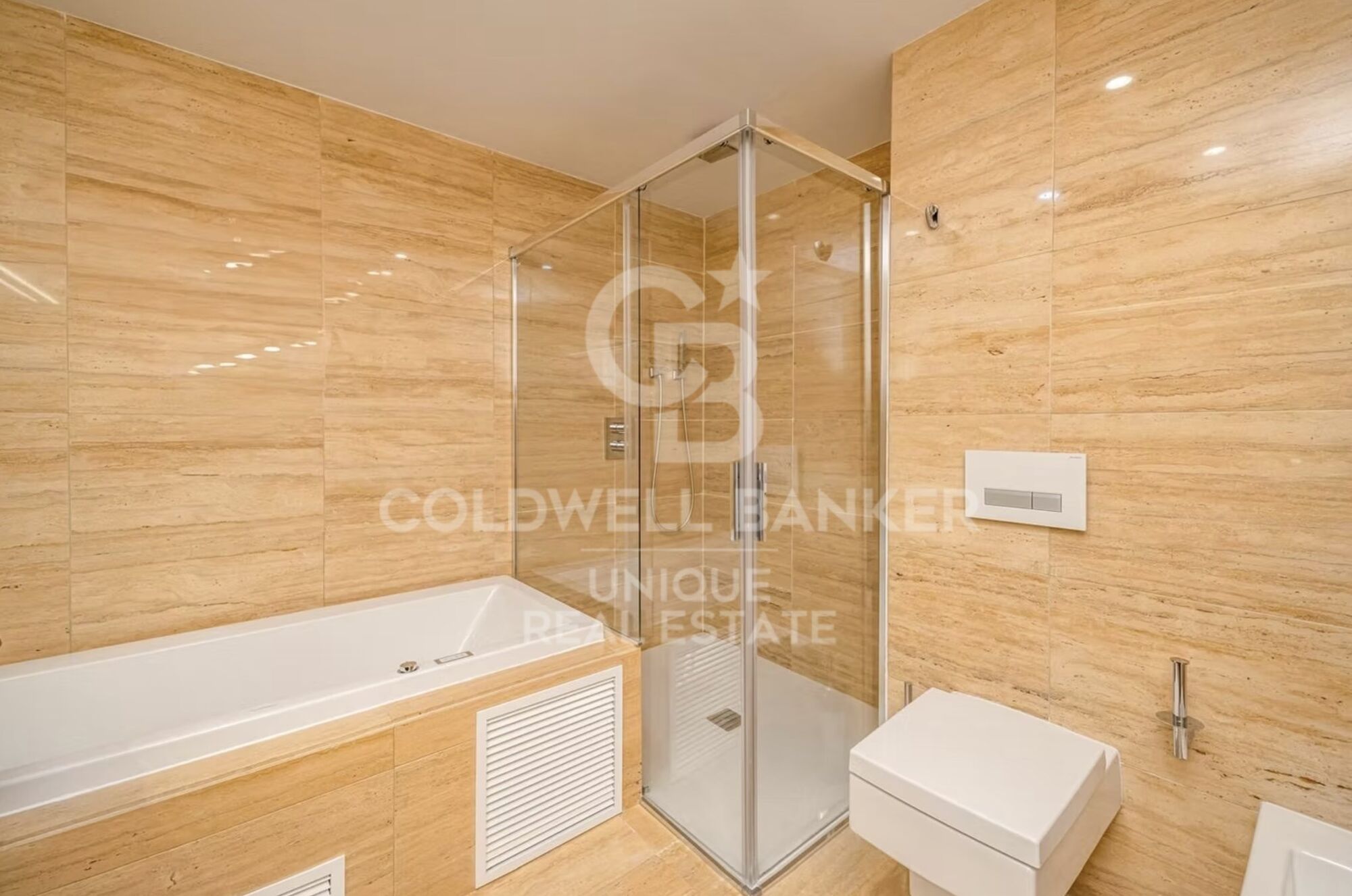 Penthouse in Plaza de Olavide with 4 bedrooms