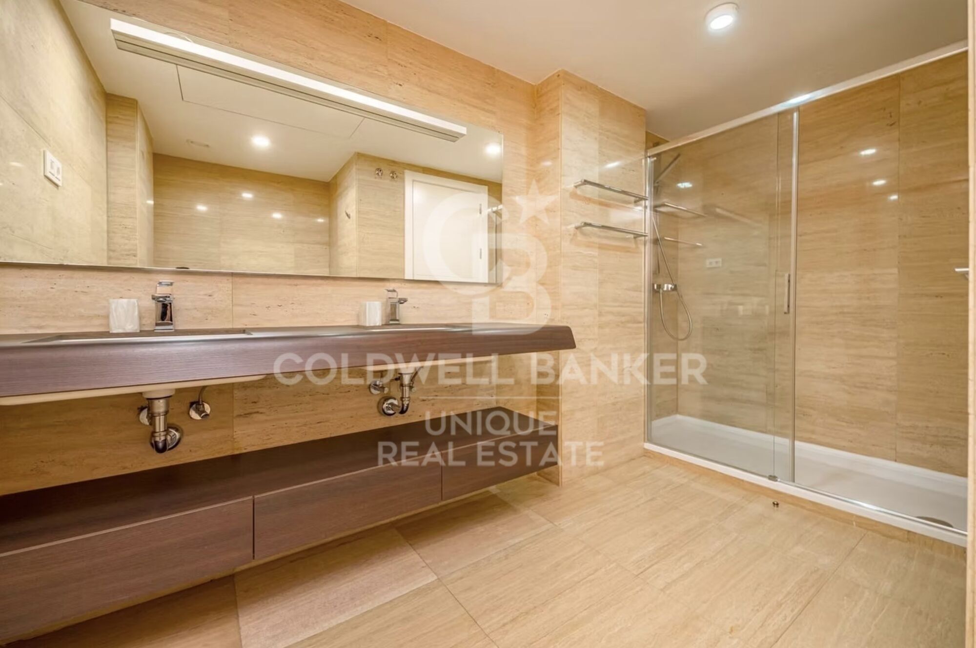 Penthouse in Plaza de Olavide with 4 bedrooms