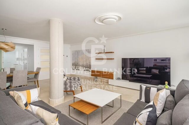 Penthouse in Plaza de Olavide with 4 bedrooms