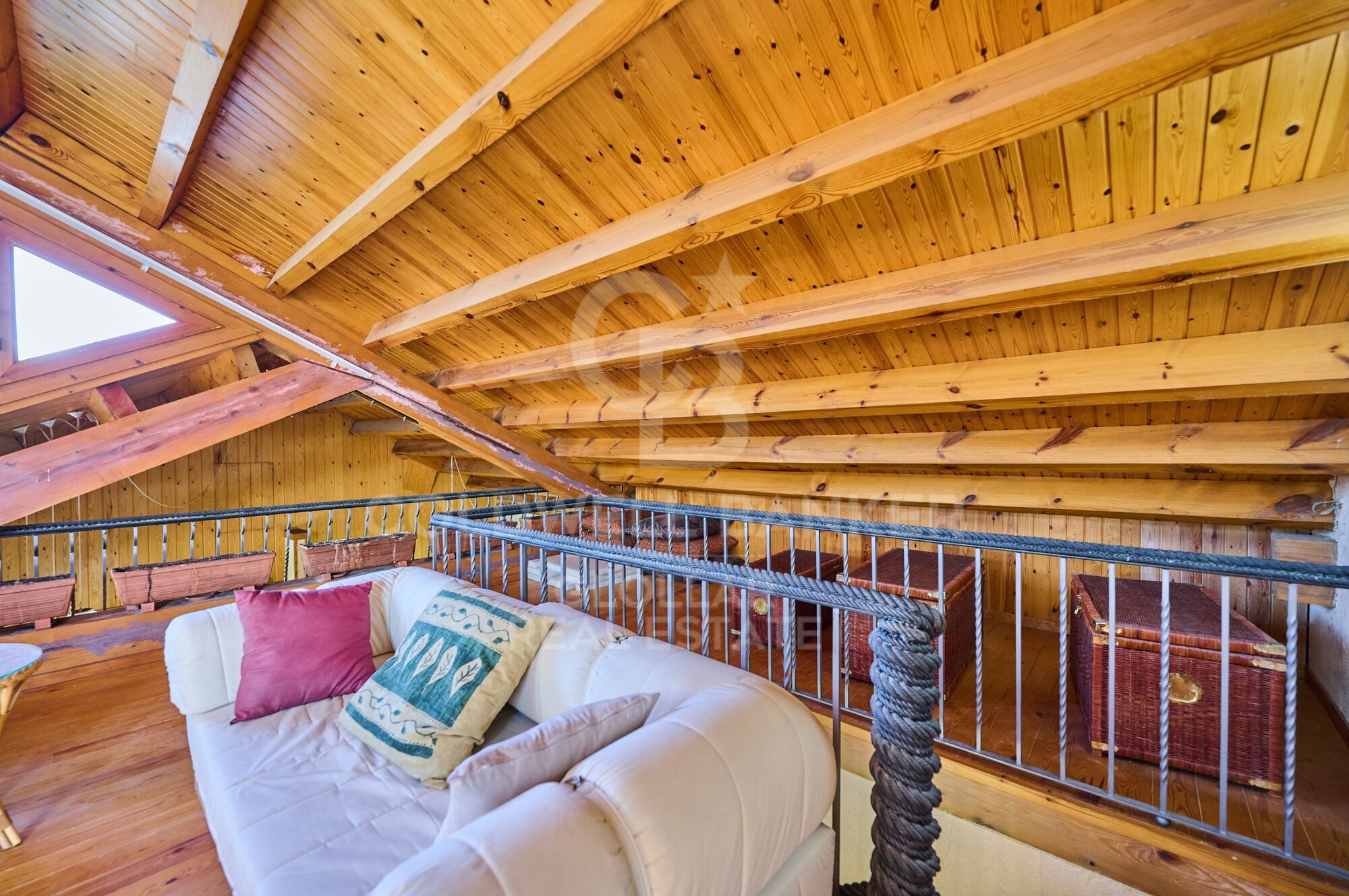 House 4 Bedrooms Sale Isòvol