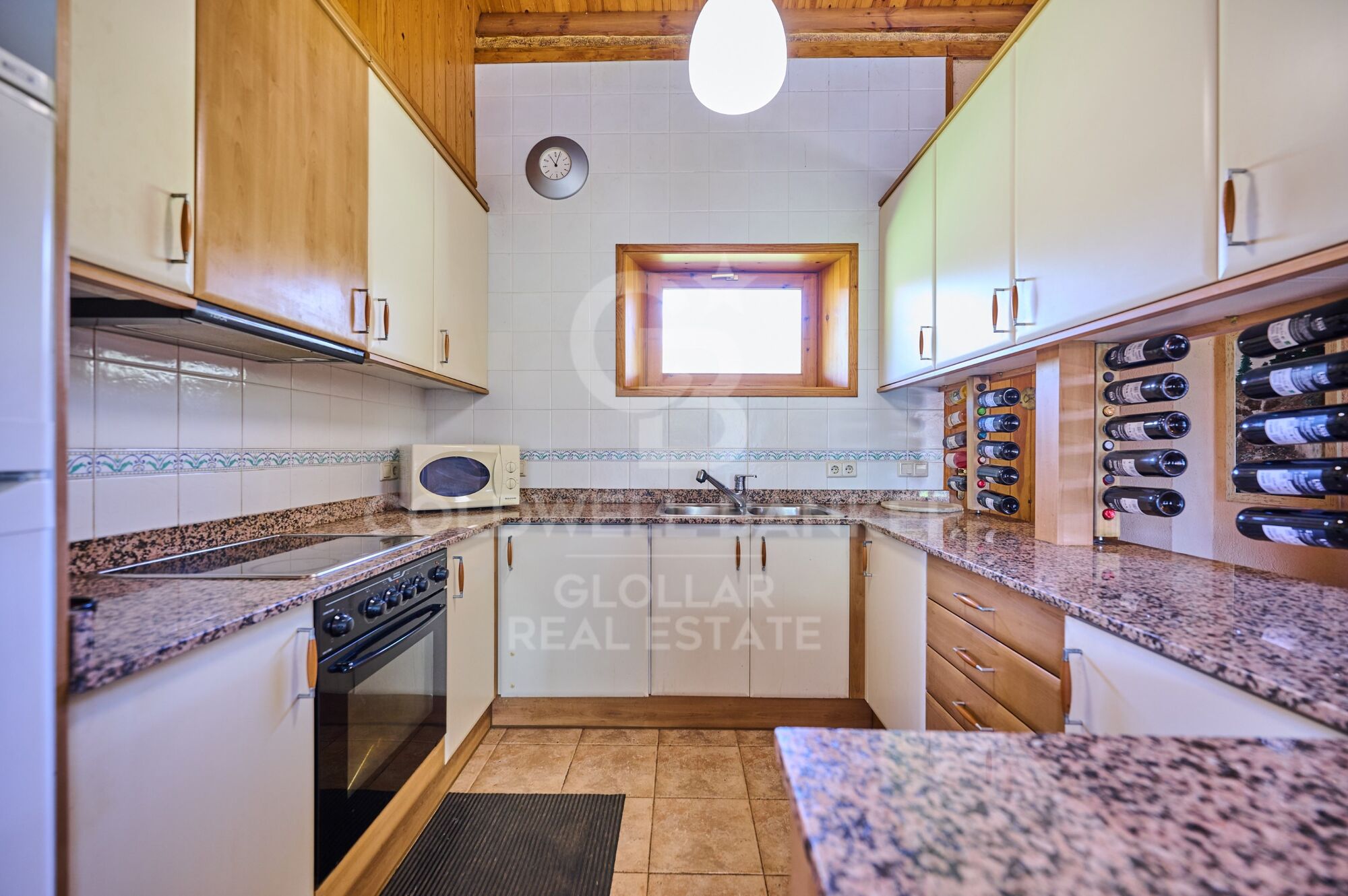 House 4 Bedrooms Sale Isòvol