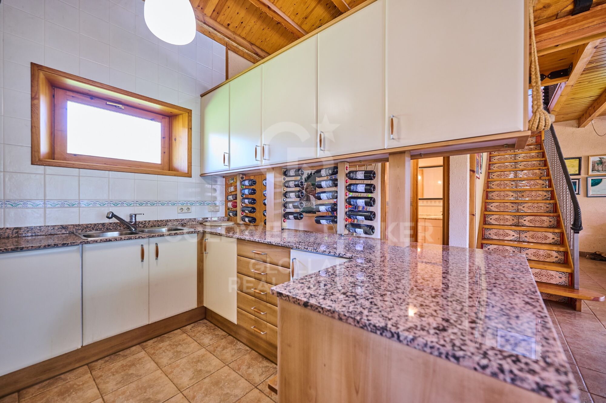 House 4 Bedrooms Sale Isòvol