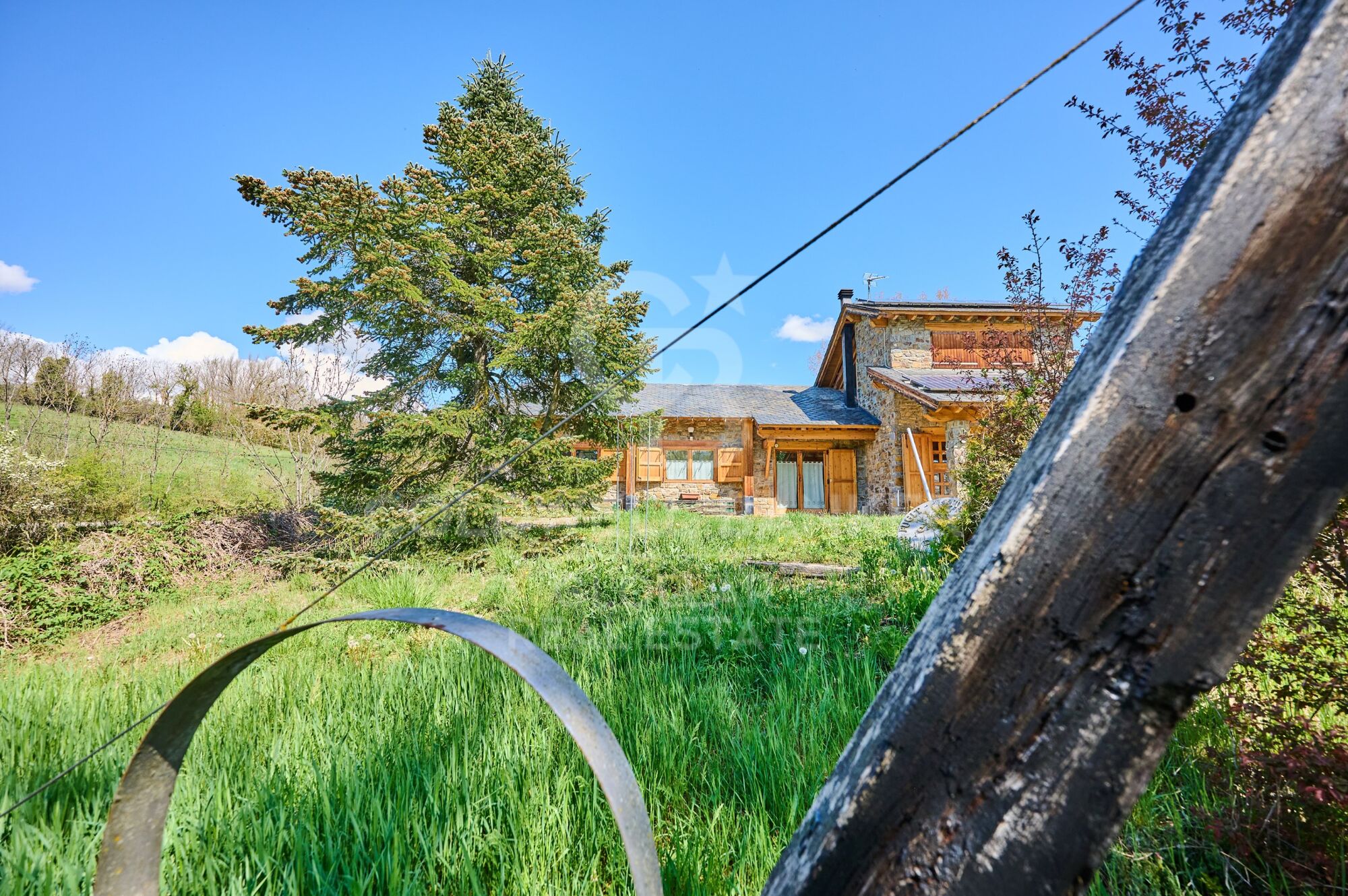 House 4 Bedrooms Sale Isòvol