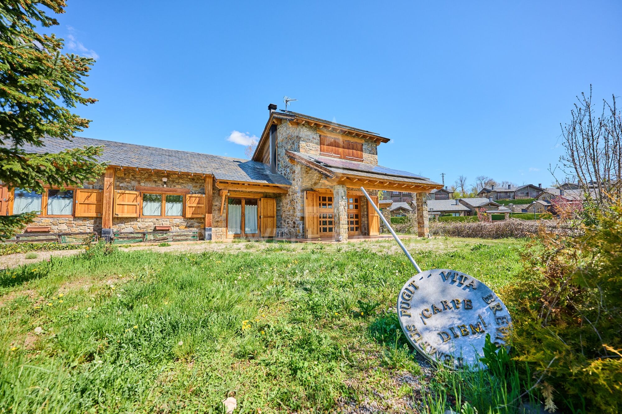 House 4 Bedrooms Sale Isòvol