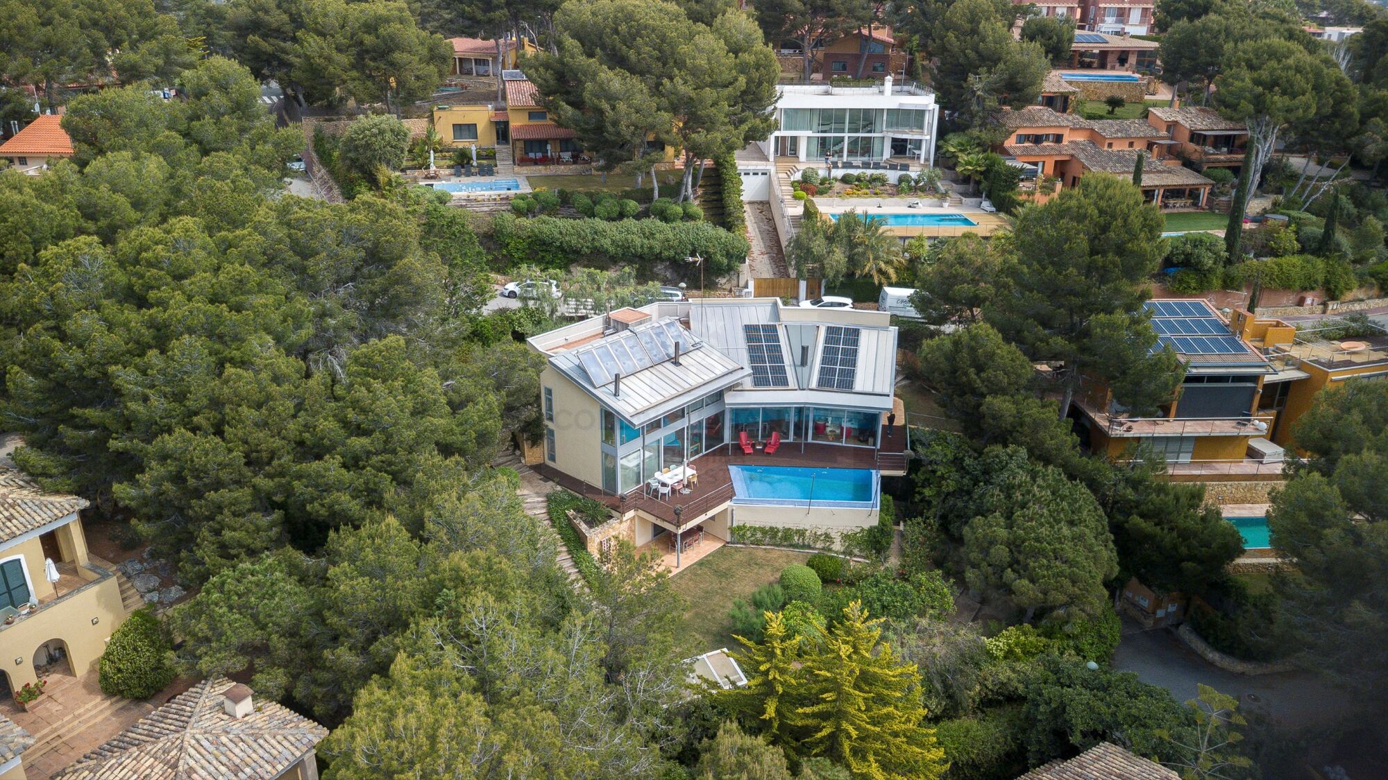 Contemporary villa with panoramic sea views in Tarragona