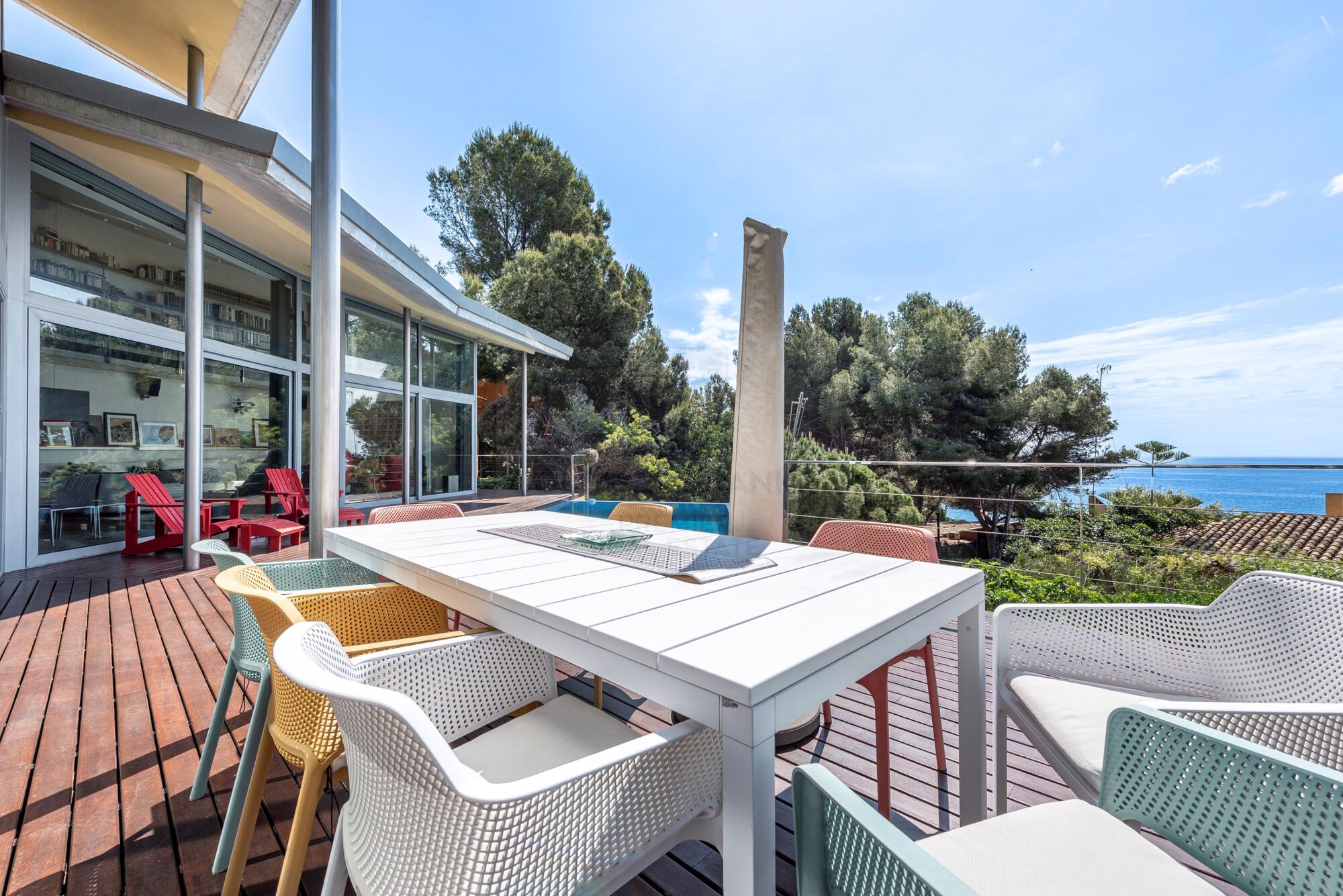 Contemporary villa with panoramic sea views in Tarragona