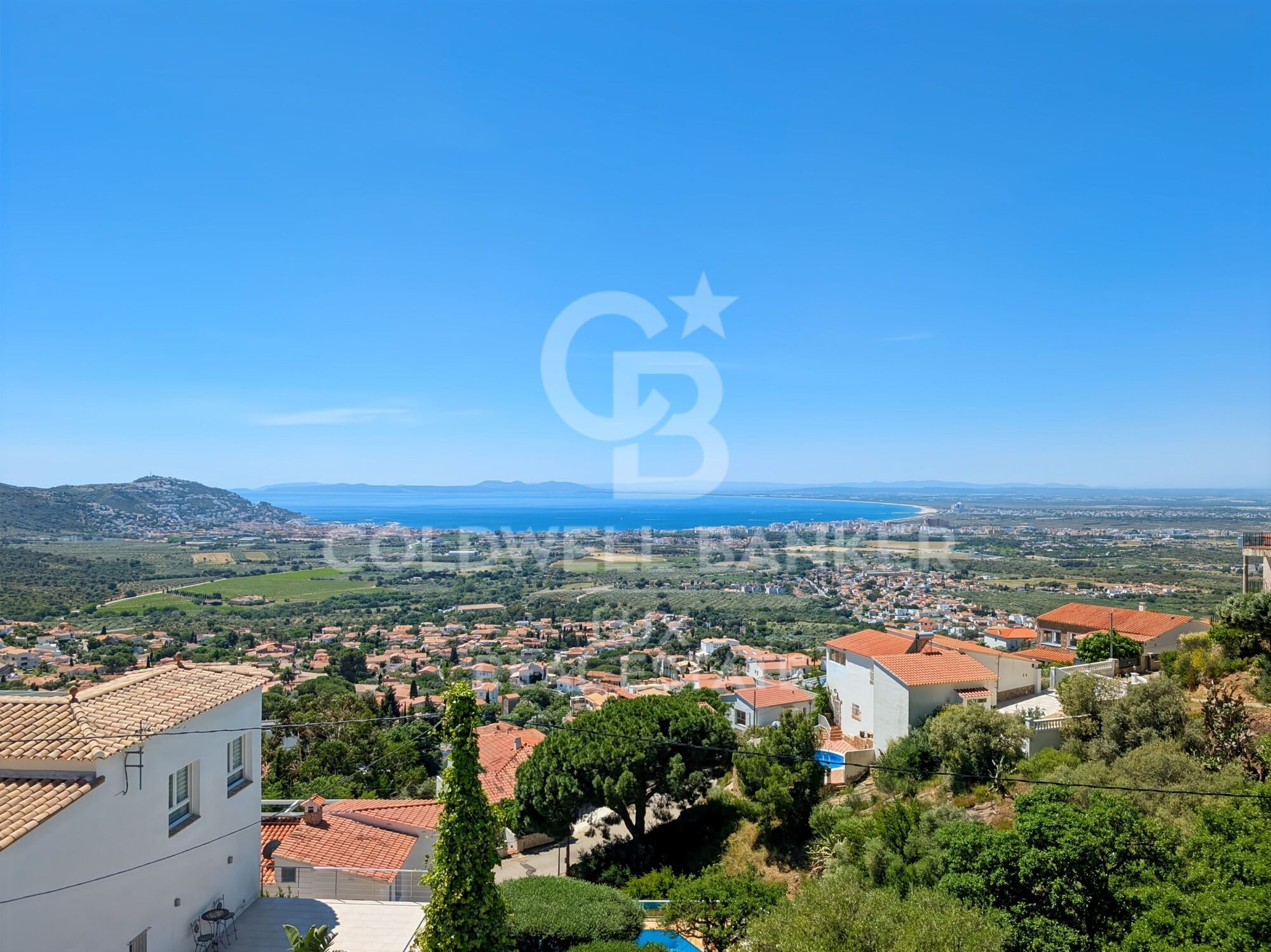 Villa con vistas al mar en las alturas de Roses, Mas Fumats