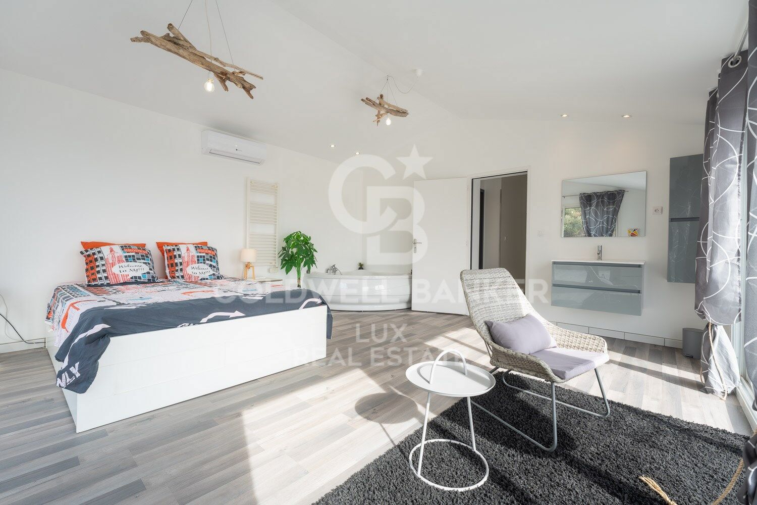 Villa con vistas al mar en las alturas de Roses, Mas Fumats