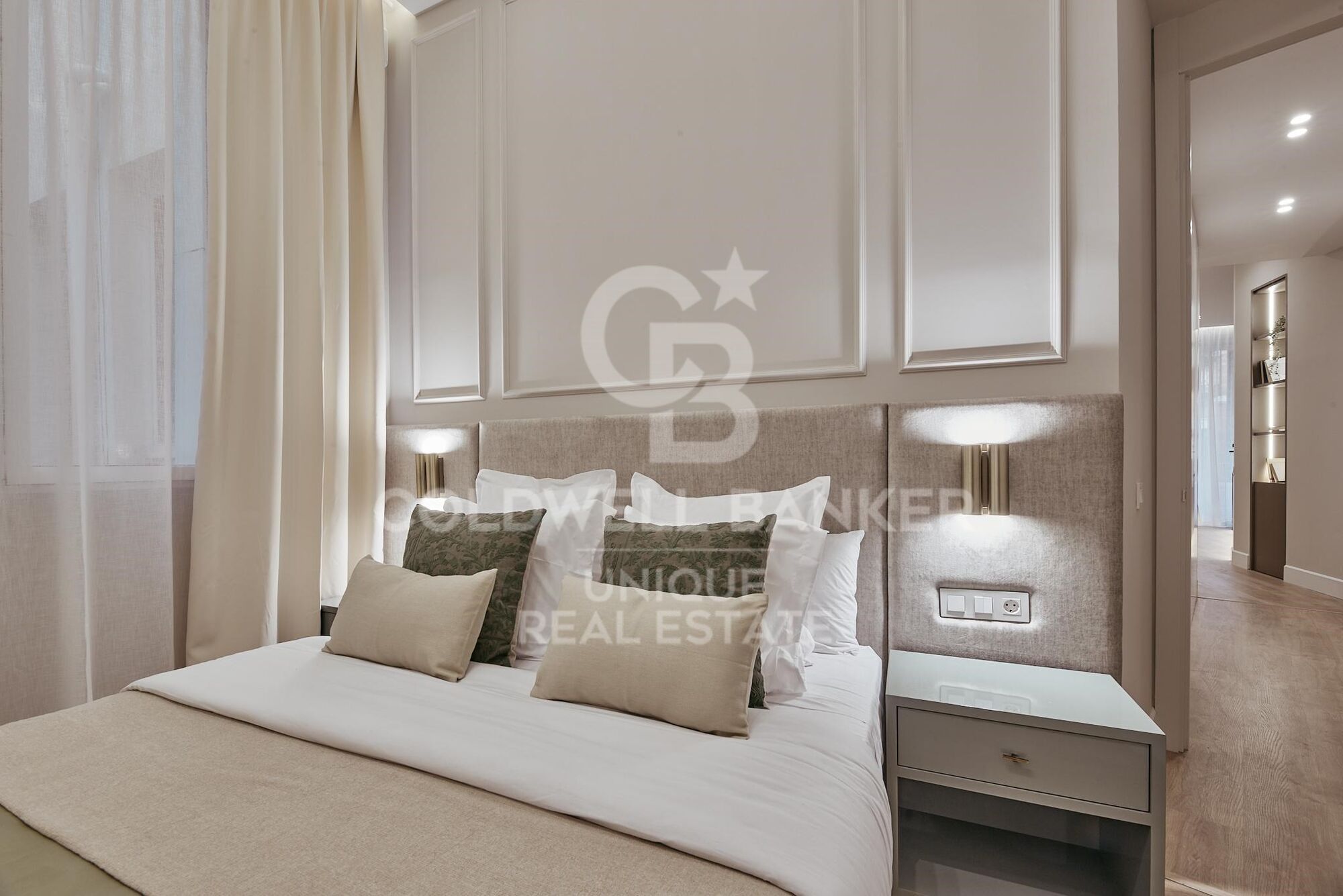 Brand new 3-bedroom, 4-balcony flat in Malasaña, Madrid