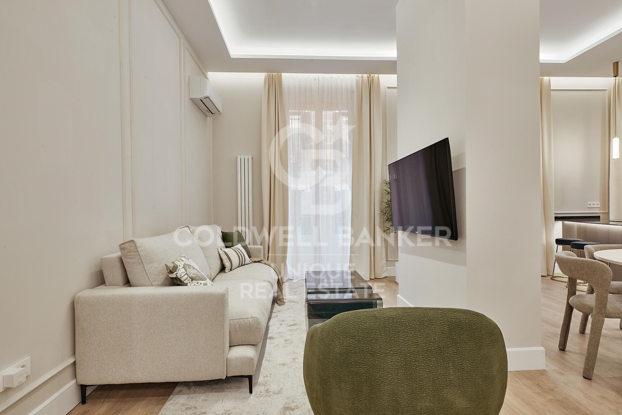 Brand new 3-bedroom, 4-balcony flat in Malasaña, Madrid