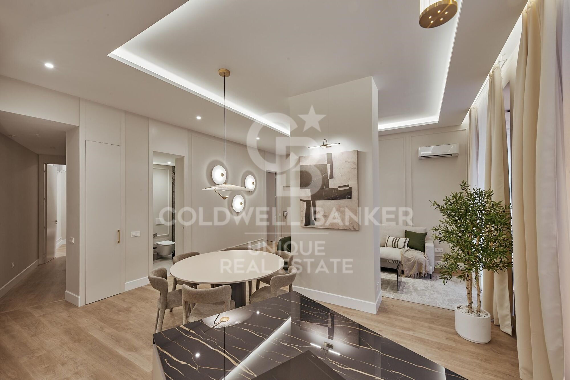 Brand new 3-bedroom, 4-balcony flat in Malasaña, Madrid