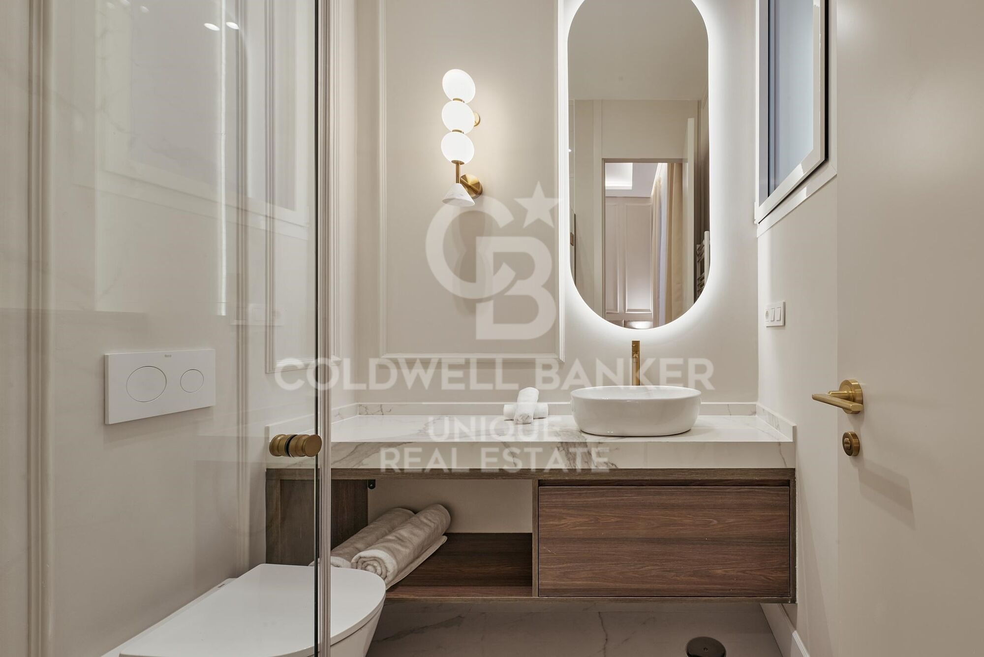 Brand new 3-bedroom, 4-balcony flat in Malasaña, Madrid