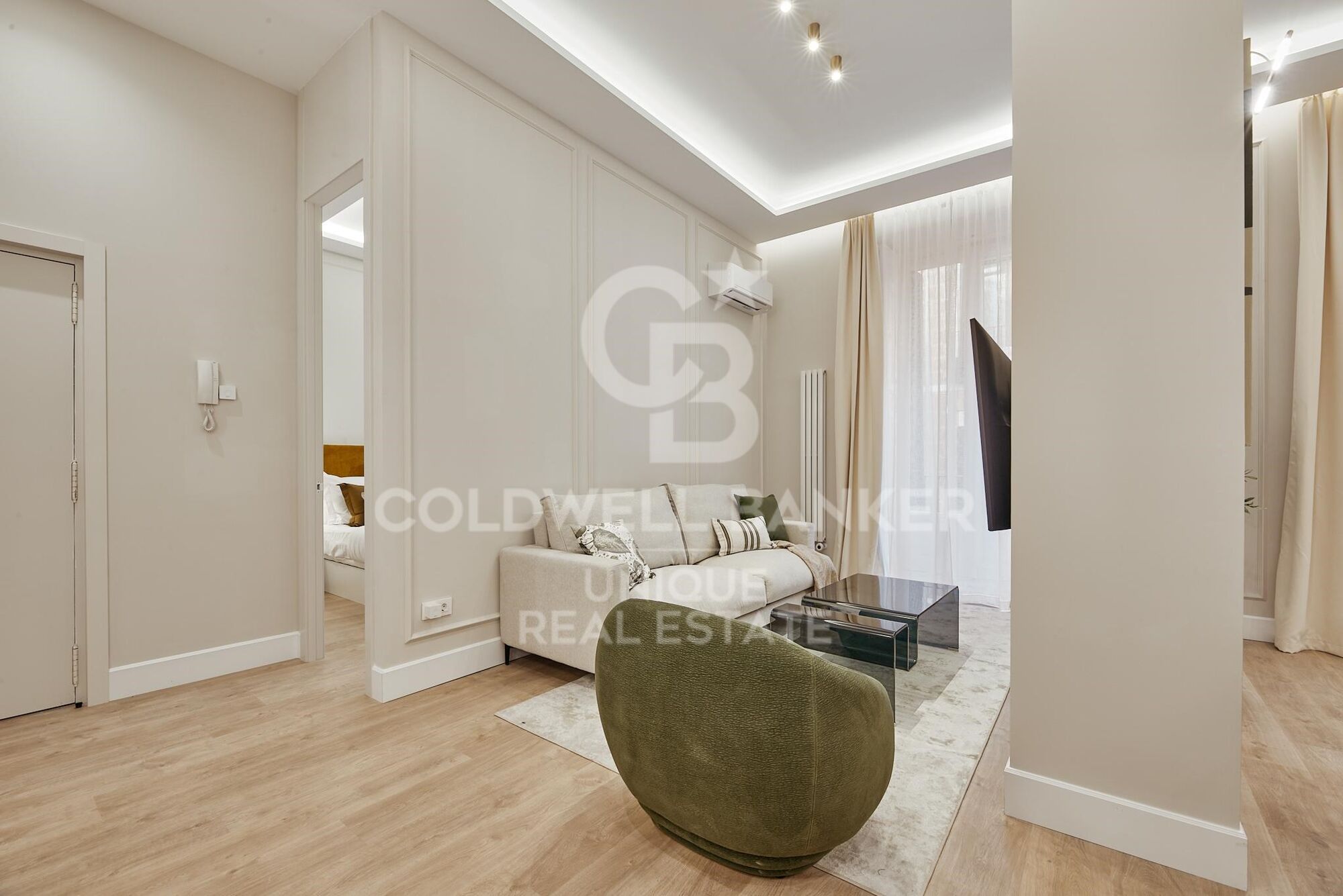 Brand new 3-bedroom, 4-balcony flat in Malasaña, Madrid