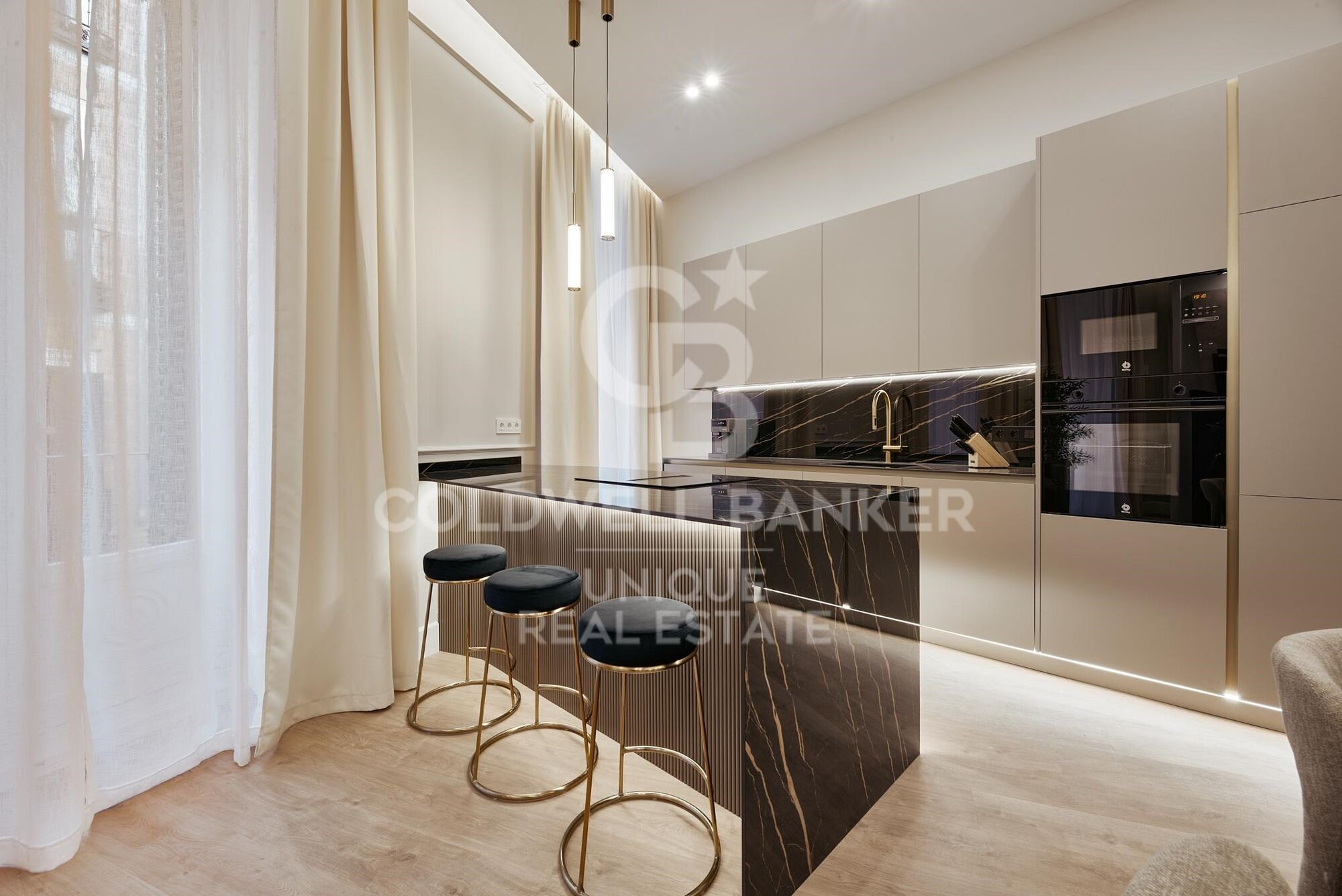 Brand new 3-bedroom, 4-balcony flat in Malasaña, Madrid