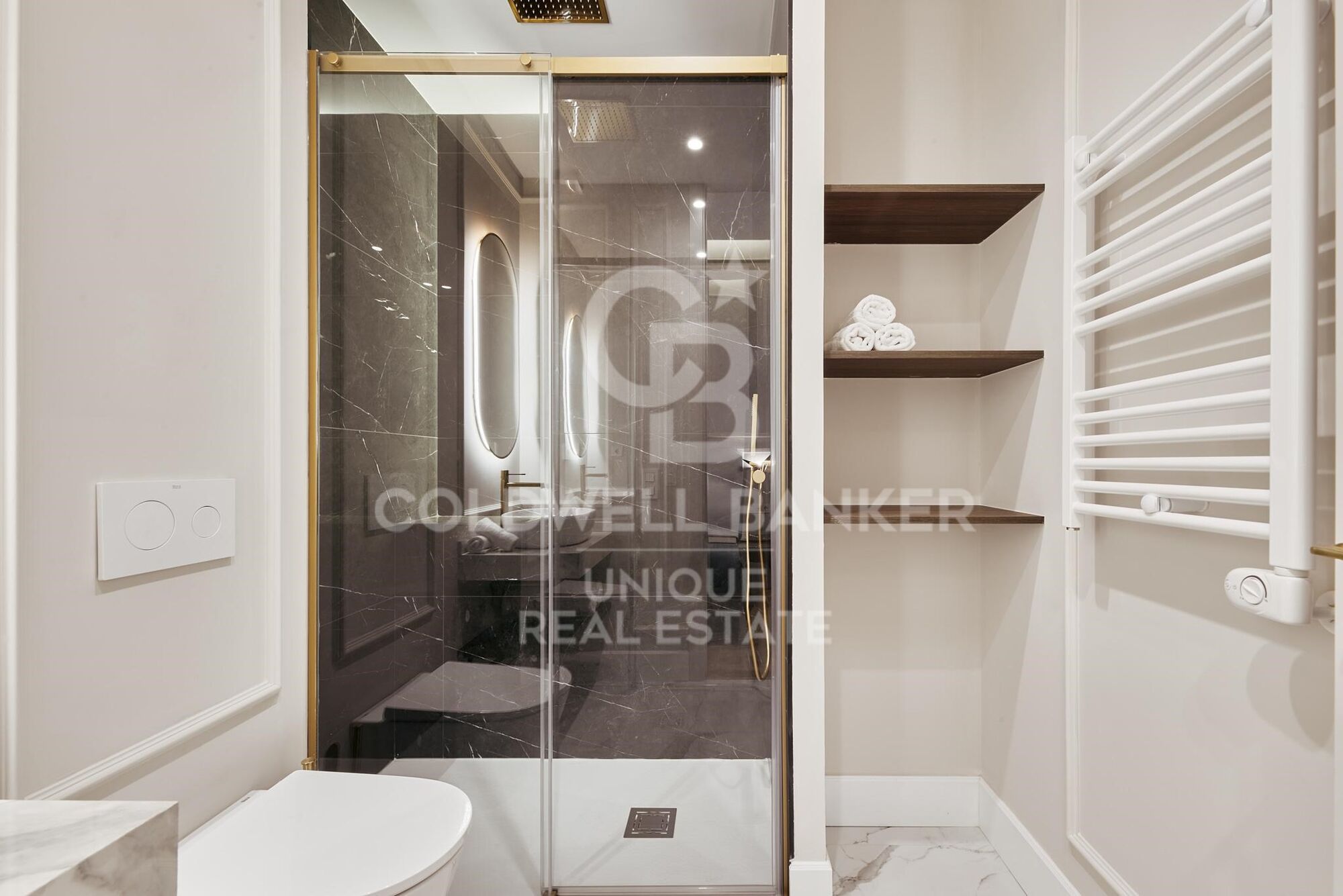 Brand new 3-bedroom, 4-balcony flat in Malasaña, Madrid