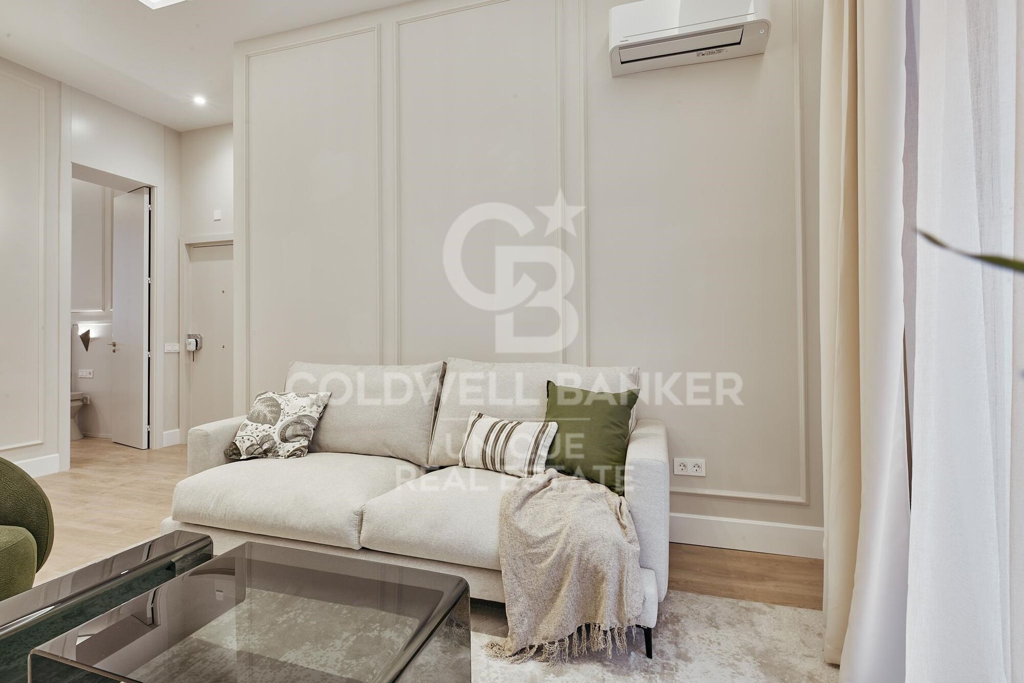 Brand new 3-bedroom, 4-balcony flat in Malasaña, Madrid