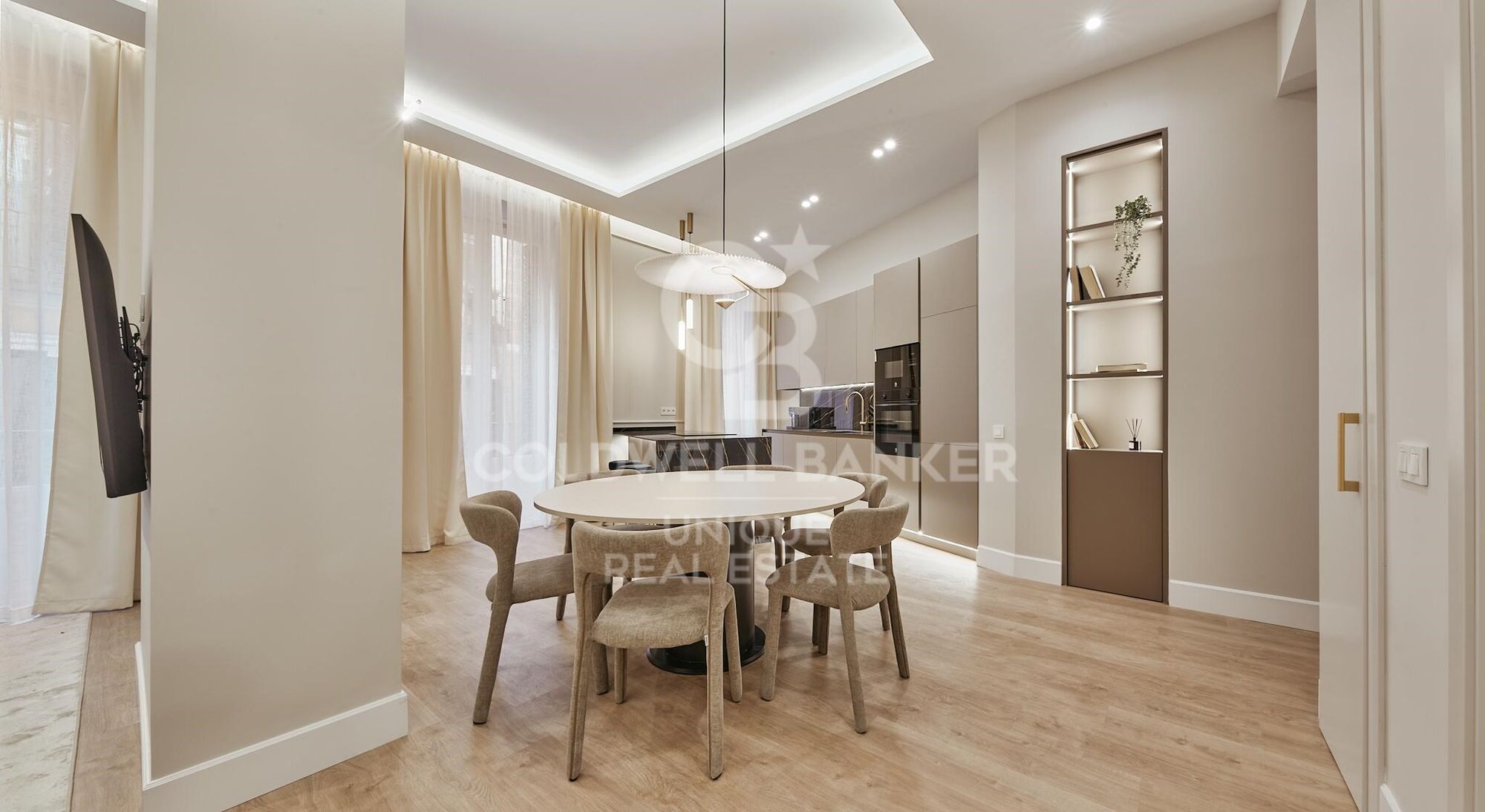 Brand new 3-bedroom, 4-balcony flat in Malasaña, Madrid