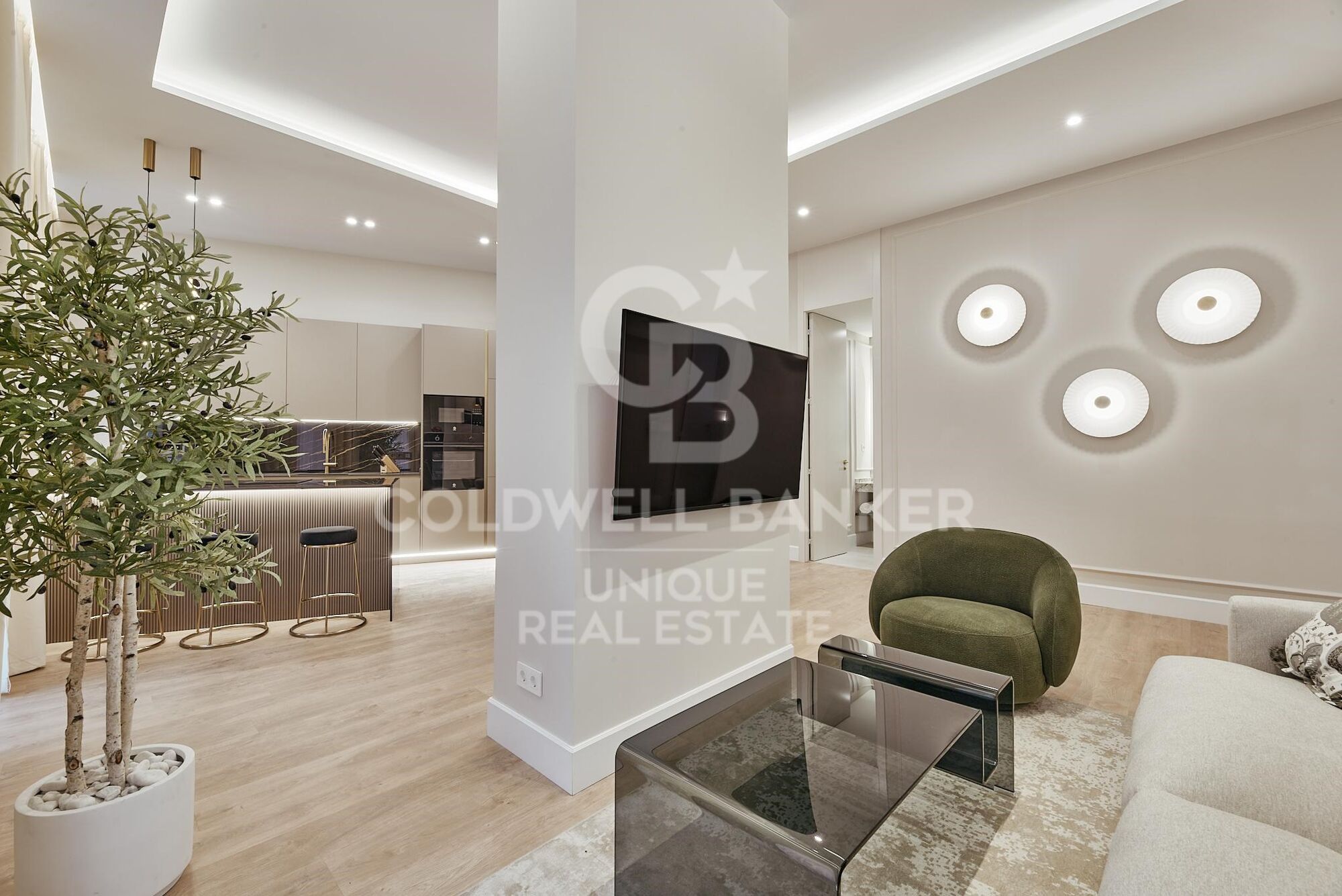 Brand new 3-bedroom, 4-balcony flat in Malasaña, Madrid