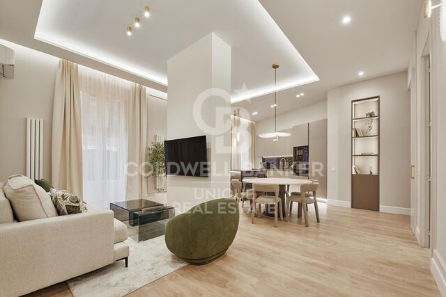 Brand new 3-bedroom, 4-balcony flat in Malasaña, Madrid