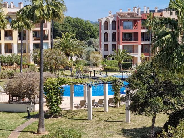APARTMENT WITH DIRECT GOLF VIEWS IN SANTA PONSA_ RESIDENTIAL BELAVENT