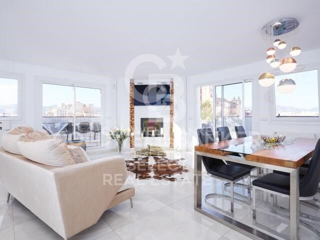 Penthouse de luxe spectaculaire avec vue sur la cathédrale et la mer dans un emplacement privilégié