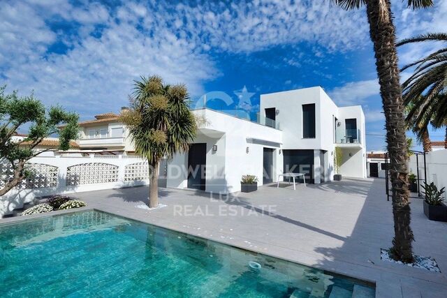 Villa rénovée avec amarre à Empuriabrava