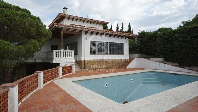 En venta casa unifamiliar con muchas posibilidades en Begur