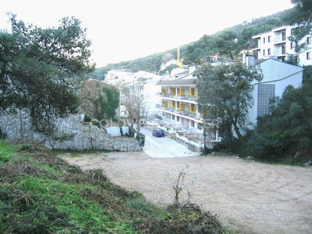 Terrain constructible à vendre situé à Tamariu, Costa Brava